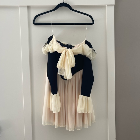 House of CB Alana Strapless Long Sleeve Minidress - Picture 7 of 7